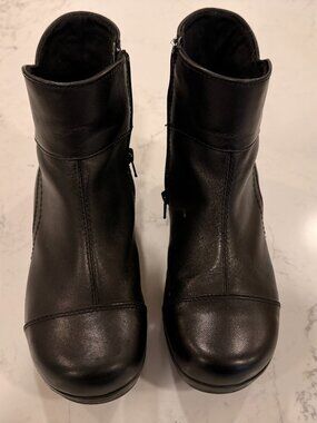 KEEN Black Leather Ankle Boots Side Zip Low Heel Women's Size 9
